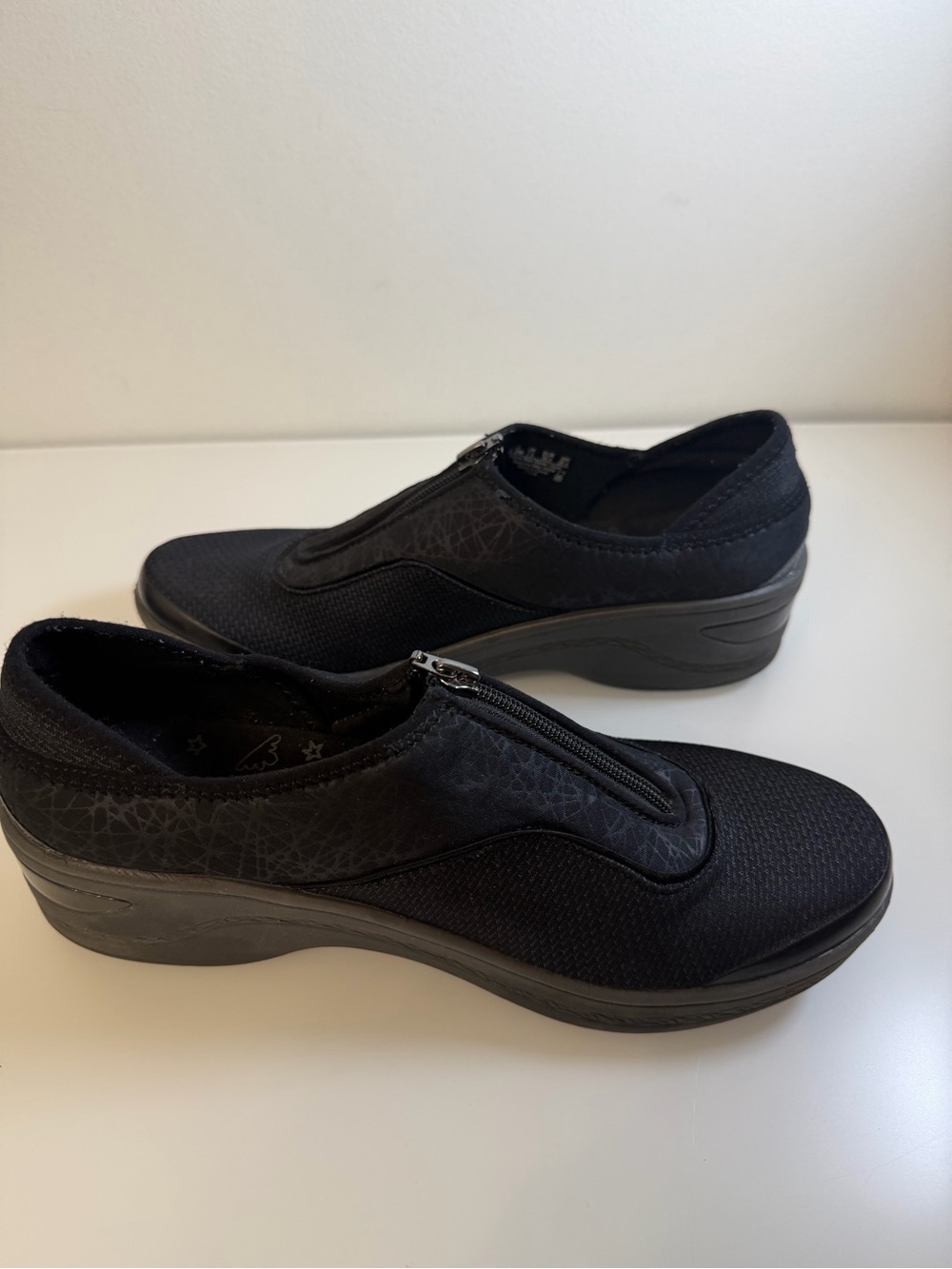 Bzees Black Slip-On Zip Comfort Wedges Sneakers Size 9.5 - Picture 5 of 12